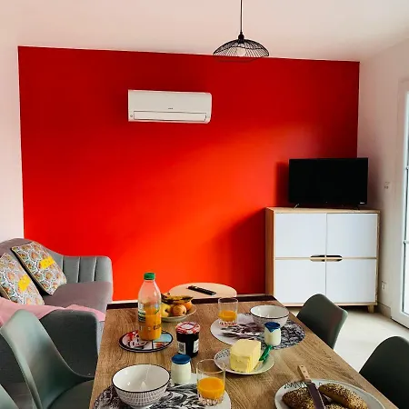 Le Mousse Maison Avec Piscine/parking/wifi/plages 5kms بيت للعطل لو ماثيز