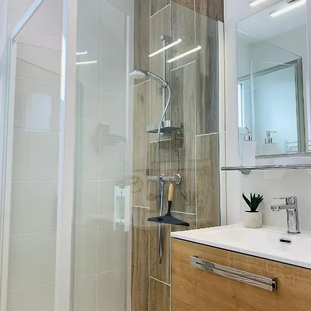 펜션 Le Mousse Maison Avec Piscine/parking/wifi/plages 5kms 레 마트