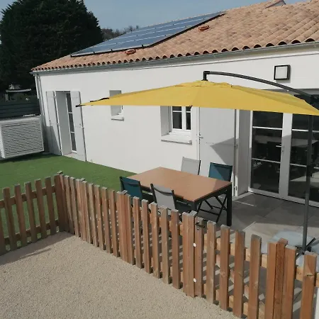 Le Mousse Maison Avec Piscine/parking/wifi/plages 5kms Holiday home