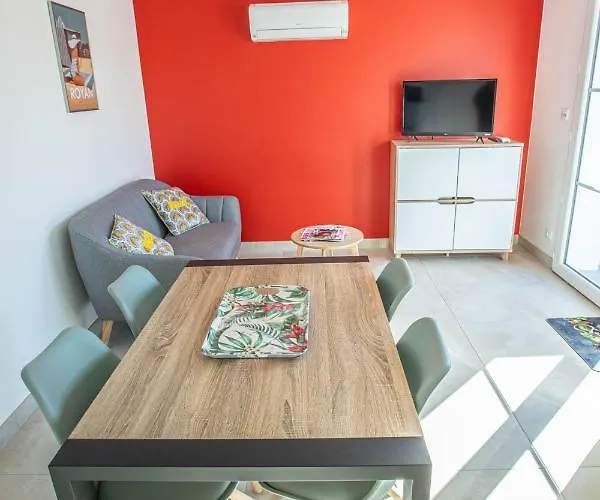 Le Mousse Maison Avec Piscine/parking/wifi/plages 5kms Сasa de vacaciones *