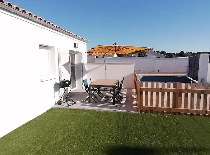 Le Mousse Maison Avec Piscine/parking/wifi/plages 5kms Сasa de vacaciones Les Mathes