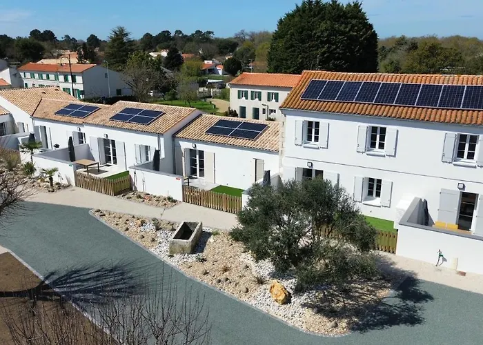 Le Mousse Maison Avec Piscine/parking/wifi/plages 5kms Сasa de vacaciones