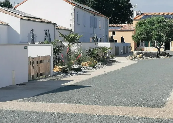 Le Mousse Maison Avec Piscine/parking/wifi/plages 5kms Сasa de vacaciones